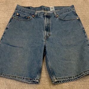 VINTAGE Levi’s men’s 550 shorts relaxed fit